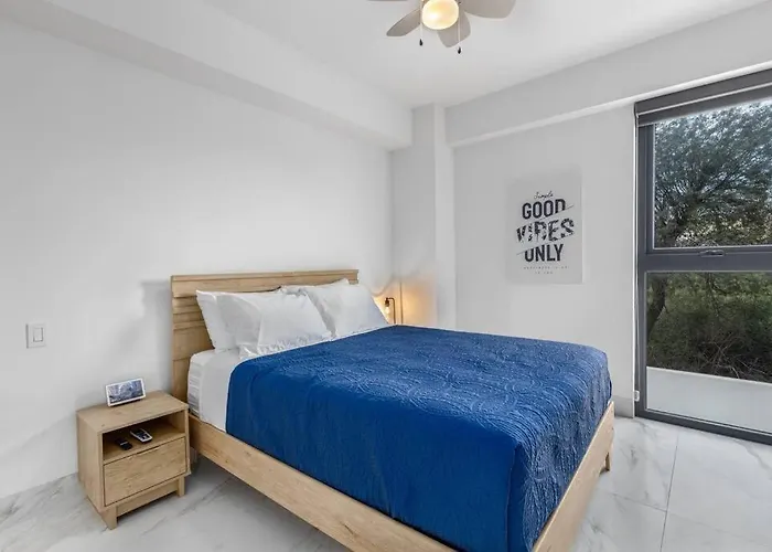 Endless Summer - Award Winning 2Bed 2Bath Condo - Heated Rooftop Pool With Ocean Views - Gym - 5Min Walk To Beach - Fiber Internet - Sleeps 6 Holiday home *
