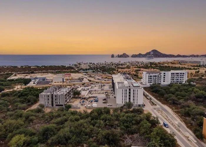 Endless Summer - Award Winning 2Bed 2Bath Condo - Heated Rooftop Pool With Ocean Views - Gym - 5Min Walk To Beach - Fiber Internet - Sleeps 6 *