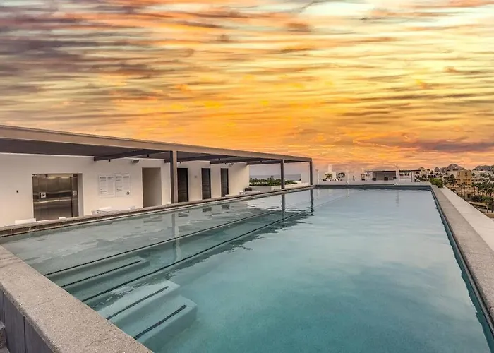 Holiday home Endless Summer - Award Winning 2Bed 2Bath Condo - Heated Rooftop Pool With Ocean Views - Gym - 5Min Walk To Beach - Fiber Internet - Sleeps 6