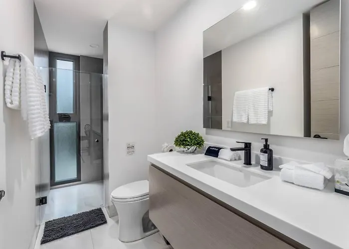 Endless Summer - Award Winning 2Bed 2Bath Condo - Heated Rooftop Pool With Ocean Views - Gym - 5Min Walk To Beach - Fiber Internet - Sleeps 6 Holiday home *