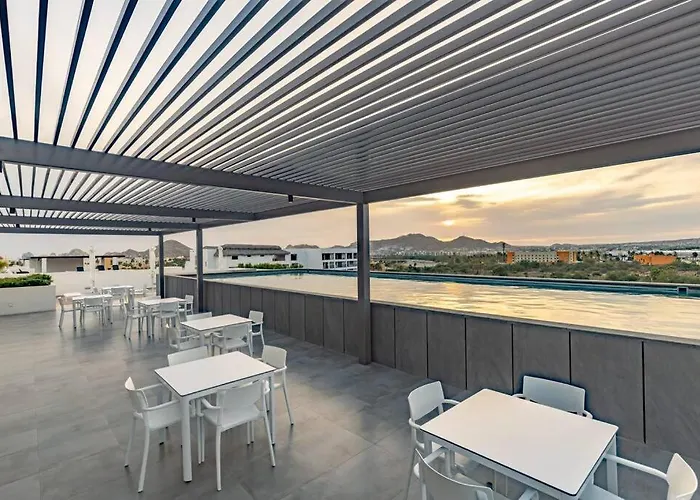 Holiday home Endless Summer - Award Winning 2Bed 2Bath Condo - Heated Rooftop Pool With Ocean Views - Gym - 5Min Walk To Beach - Fiber Internet - Sleeps 6 *