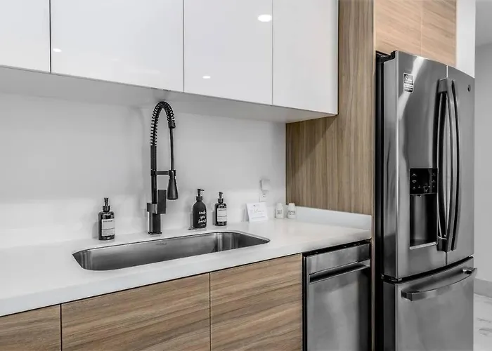 Endless Summer - Award Winning 2Bed 2Bath Condo - Heated Rooftop Pool With Ocean Views - Gym - 5Min Walk To Beach - Fiber Internet - Sleeps 6 Holiday home *