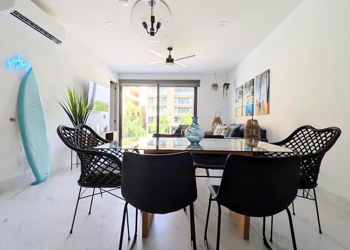 Endless Summer - Award Winning 2bed 2bath - Heated Rooftop Pool With Ocean Views - Gym - 5min Walk To - Fiber Internet - Sleeps 6 *