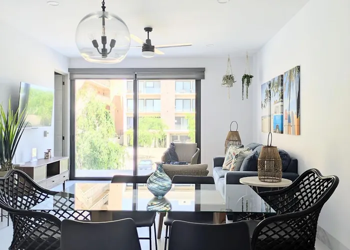Endless Summer - Award Winning 2Bed 2Bath Condo - Heated Rooftop Pool With Ocean Views - Gym - 5Min Walk To Beach - Fiber Internet - Sleeps 6 Holiday home