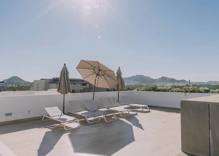 Endless Summer - Award Winning 2Bed 2Bath Condo - Heated Rooftop Pool With Ocean Views - Gym - 5Min Walk To Beach - Fiber Internet - Sleeps 6 Holiday home Cabo San Lucas