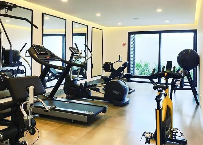 Ferienhaus Endless Summer - Award Winning 2bed 2bath - Heated Rooftop Pool With Ocean Views - Gym - 5min Walk To - Fiber Internet - Sleeps 6 *
