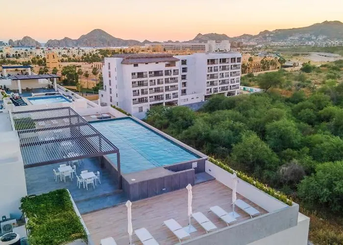 Ferienhaus Endless Summer - Award Winning 2bed 2bath - Heated Rooftop Pool With Ocean Views - Gym - 5min Walk To - Fiber Internet - Sleeps 6 *