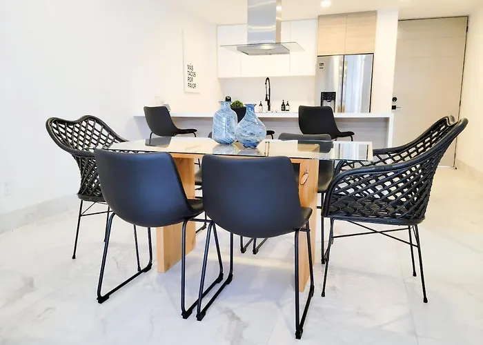 Ferienhaus Endless Summer - Award Winning 2bed 2bath - Heated Rooftop Pool With Ocean Views - Gym - 5min Walk To - Fiber Internet - Sleeps 6