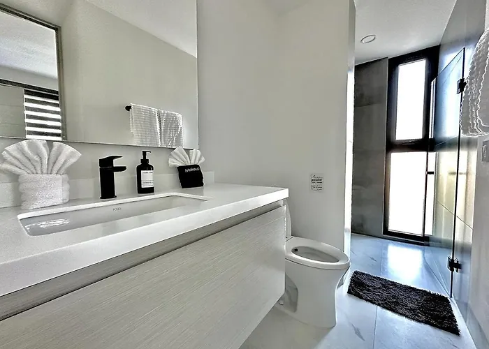 Endless Summer - Award Winning 2bed 2bath - Heated Rooftop Pool With Ocean Views - Gym - 5min Walk To - Fiber Internet - Sleeps 6 Ferienhaus Cabo San Lucas