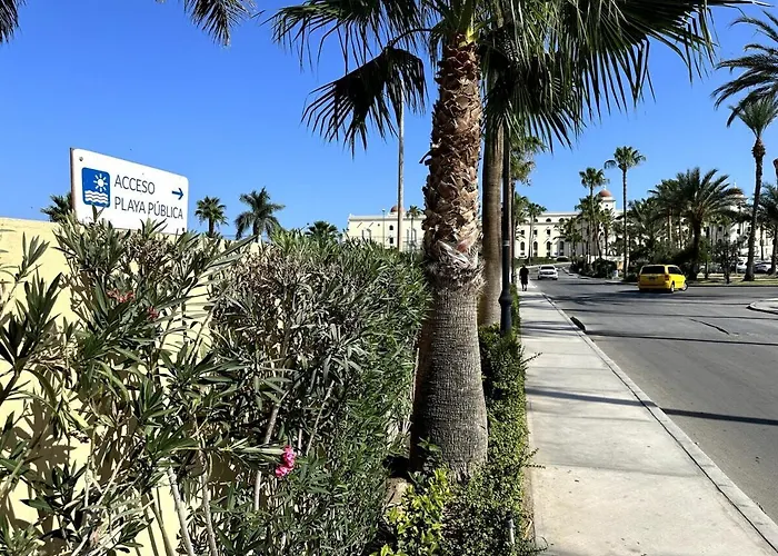 Ferienhaus Endless Summer - Award Winning 2bed 2bath - Heated Rooftop Pool With Ocean Views - Gym - 5min Walk To - Fiber Internet - Sleeps 6 *