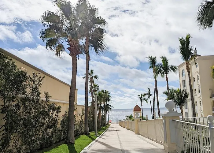 Endless Summer - Award Winning 2bed 2bath - Heated Rooftop Pool With Ocean Views - Gym - 5min Walk To - Fiber Internet - Sleeps 6 Ferienhaus Cabo San Lucas