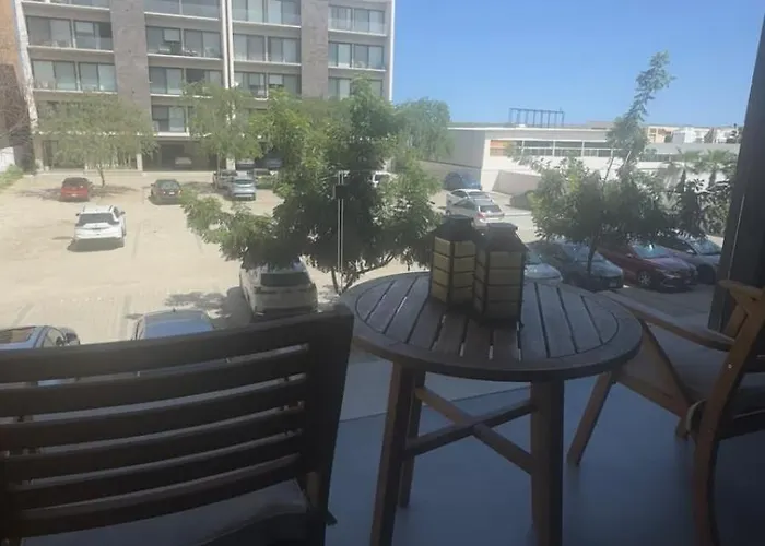 Endless Summer: Oceanview With Pool, Steps From Holiday home